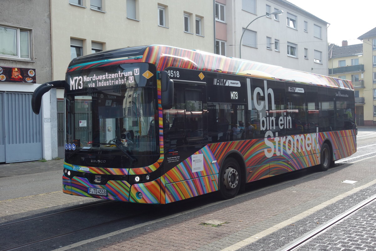 Wagen 4518 als M73 nach Frankfurt/Main, Nordwestzentrum(U)wartet am 03.09.2023 in Frankfurt/Main Rödelheim, Bahnhof auf seine nächste Abfahrt.