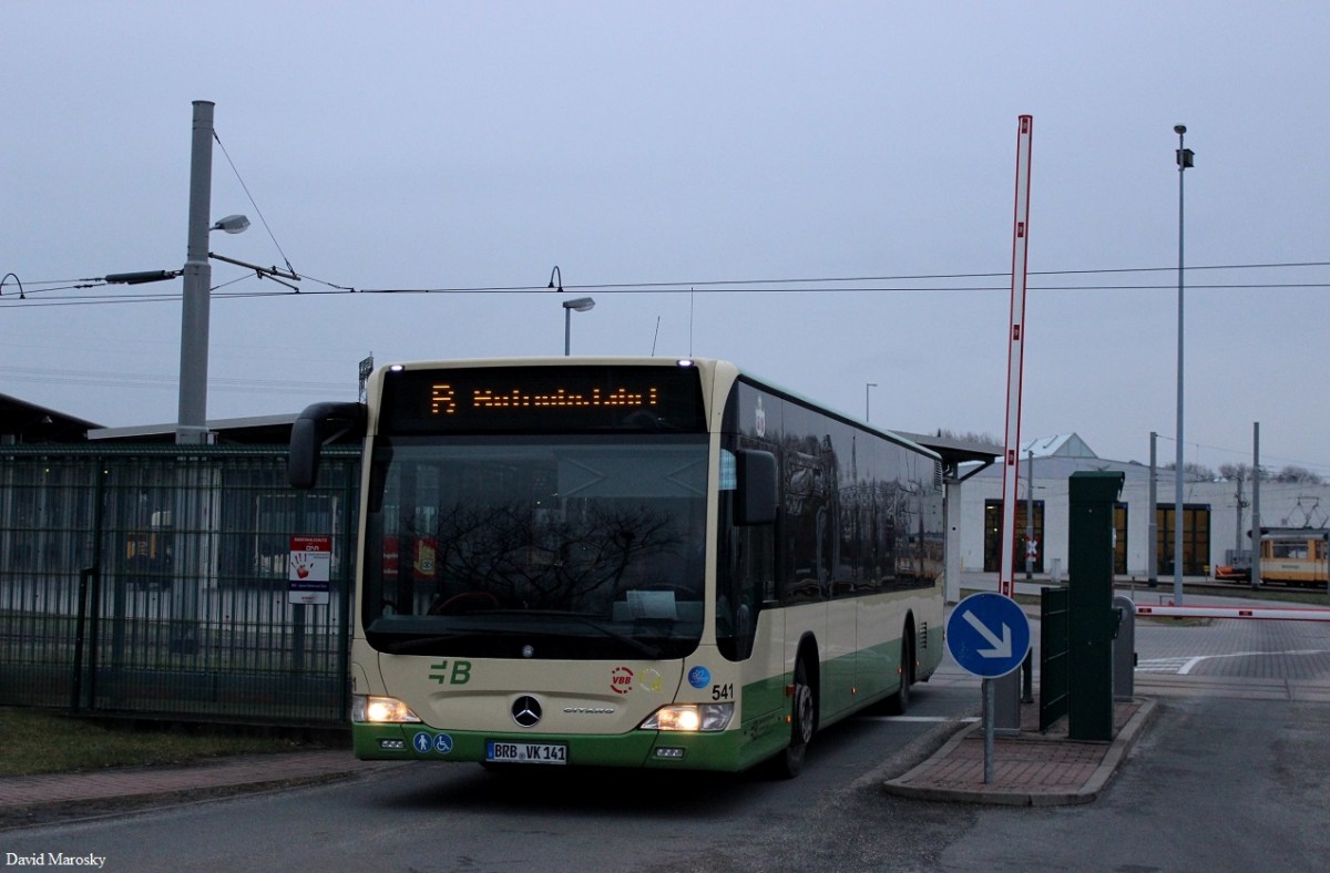 Wagen 541 der VBBr (Citaro II) rückt aus dem Depot aus. 26.01.2015