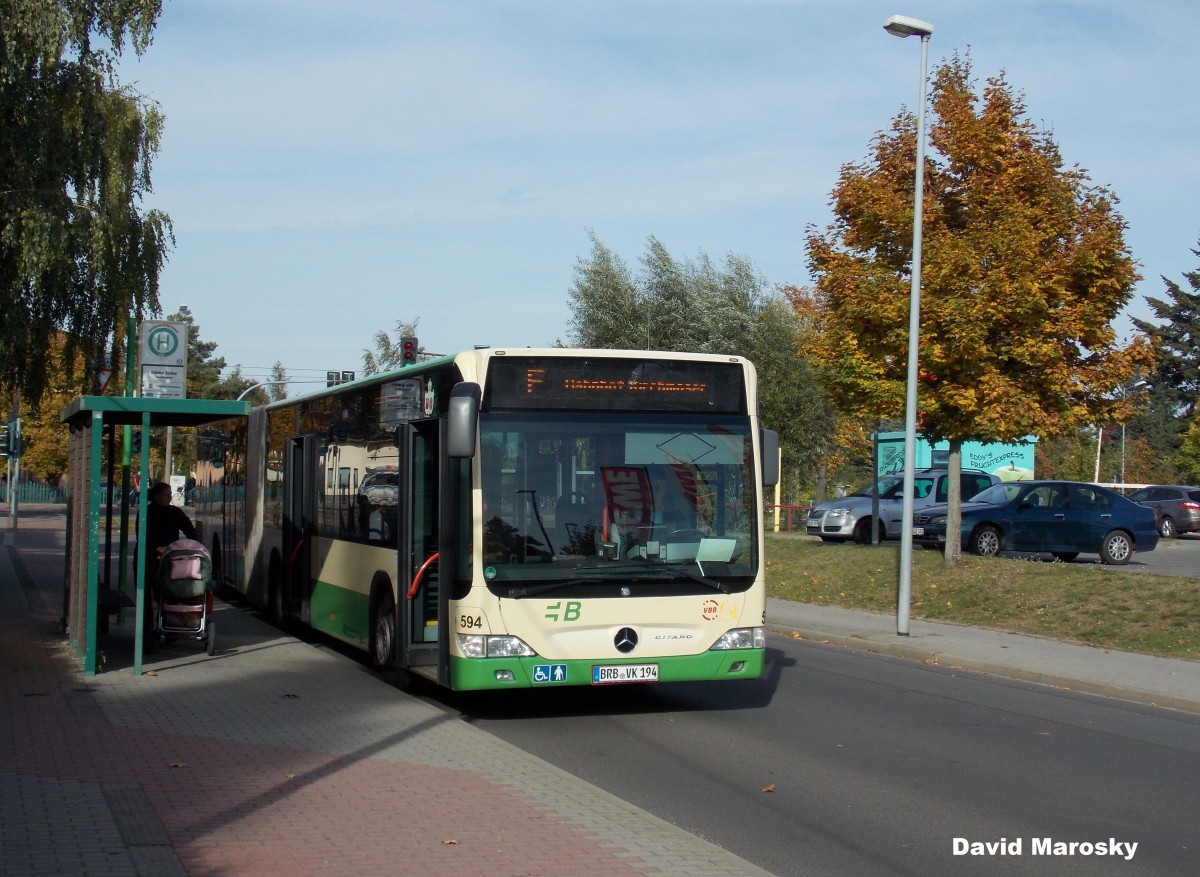 Wagen 594, ein Mercedes-Benz Citaro G Facelift des Baujahres 2007, der VBBr am EKZ Görden. (04.10.2013) 