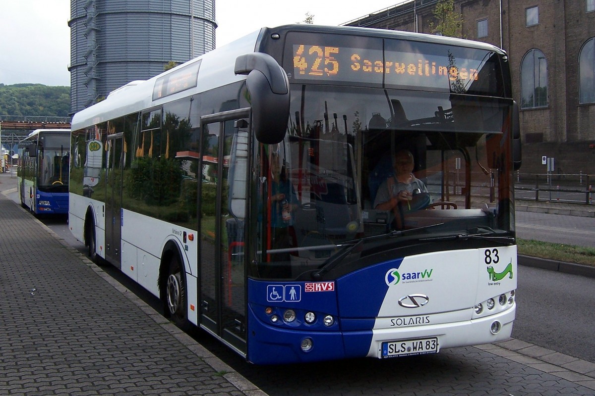 Wagen 83 der KVS, ein Solaris aus dem Jahr 2012, im August 2013 auf der Linie 425.