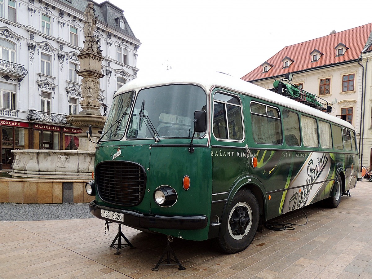 Wanderkino-Bus  Baant Kinematograf  stattet Bratislava einen Besuch ab; 130828