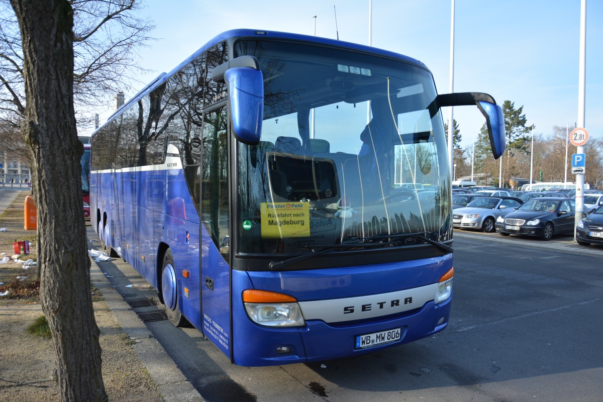 WB-MW 806 steht am 18.01.2015 am Olympischen Platz in Berlin. Aufgenommen wurde ein Setra S 416 GT-HD.
