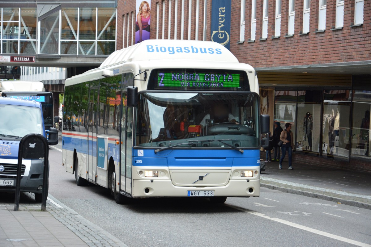 WGY 533 fährt am 17.09.2014 auf der Linie 2. Aufgenommen wurde ein Volvo 8500 CNG in Stora Gatan Västerås.