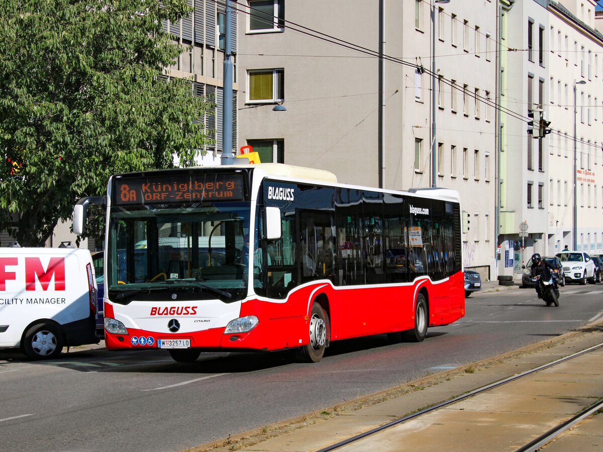 Wien. Ein Mercedes Citaro 2€6 von Blaguss ist hier am 29.09.2023 als Linie 8A bei Wien-Meidling zu sehen.