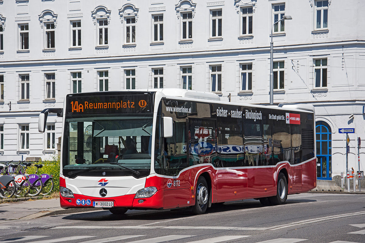 Wiener Linein NL 220 MB Wagen 8172 als Linie 14A auf der Reinprechtsdorfer Brücke, 07.06.2016.