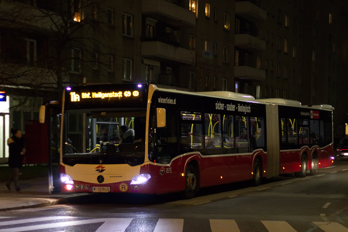 Wiener Linien NG265XLMB auf der Linie 11A in der Haltestelle Friedrich-Engels-Platz, 13.12.2017