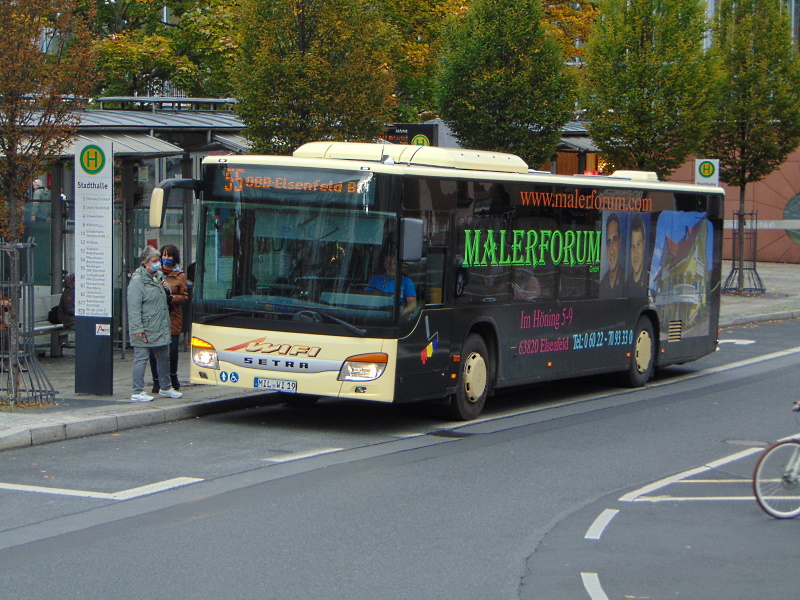 WIFI-Bustouristik (Wiessmann & Fischer KG) / MIL-WI 19 / Aschaffenburg, Luitpoldstr. (Hst Stadthalle) / Setra S 415 NF / Aufnahemdatum: 08.10.2020 / Werbung: Malerforum Elsenfeld