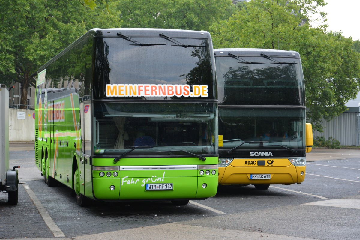 WTM-MF 187 steht am 08.07.2014 auf dem Parkplatz des ZOB in Berlin.