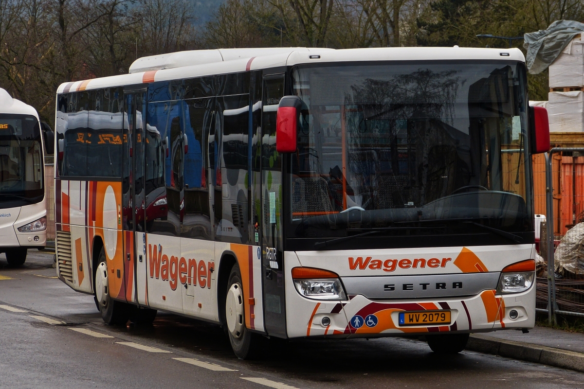 WV 2079, Setra S 416 LE von Voyages Wagener, steht nahe dem Bahnhof in Ettelbrück. 14.03.2020