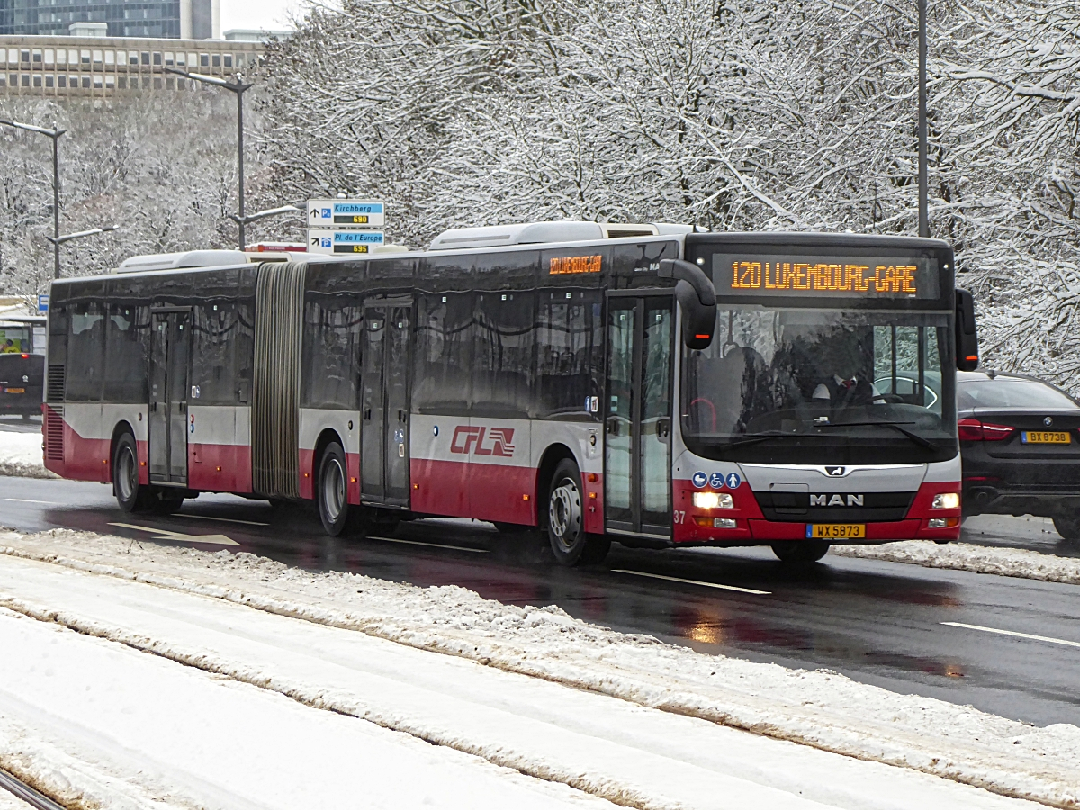 WX 5873, MAN Lion's City des CFL, aufgenommen auf den Verschneiten Straßen der Stadt Luxemburg. 31.01.2019