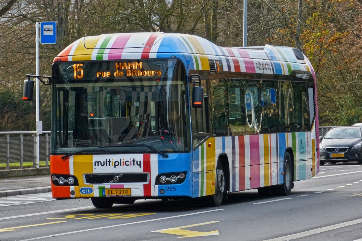 XE 7074, Volvo 7700 Hybrid des VDL, aufgenommen in der Stadt Luxemburg. 04.01.2019 

