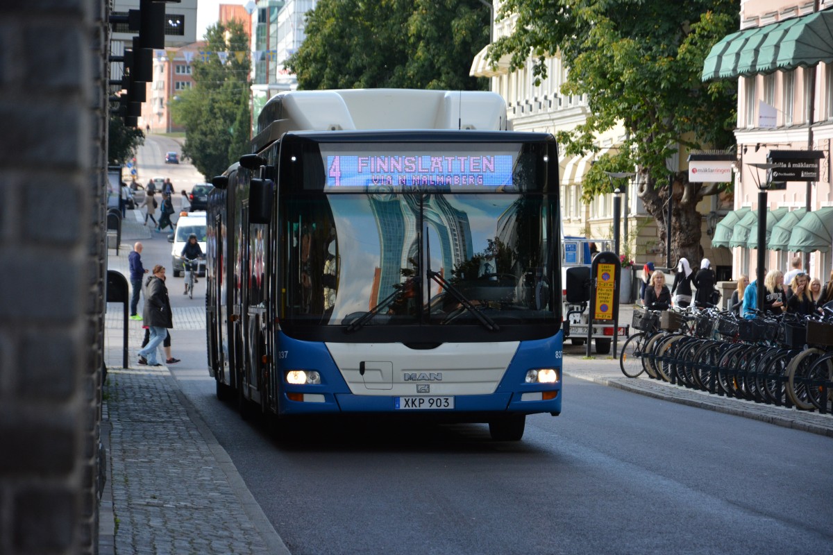 XKP 903 (MAN Lion's City CNG) in der Innenstadt von Västerås. Aufgenommen am 17.09.2014.