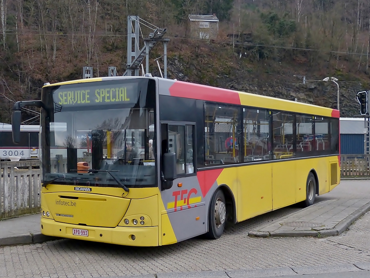 (XPQ-933)  Scania VDL Jonkheere des Transport En Commun (TEC), war am 19.01.2014 als SEV zwischen Trois Ponts und Rivage im Einsatz, aufgenommen am Bahnhof in Trois Ponts.