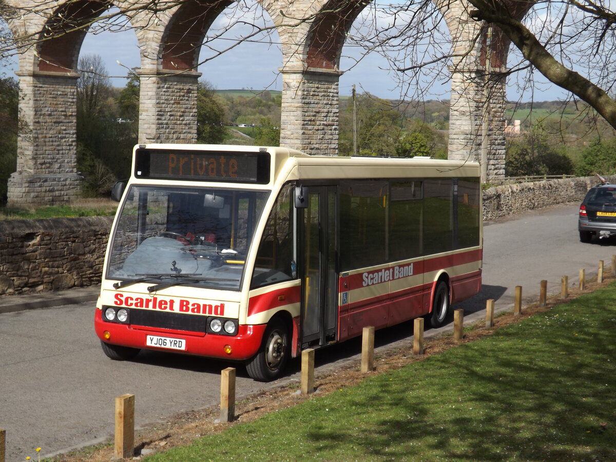 YJ06 YRD
2006 Optare Solo
Optare B25F
Scarlet Band, West Cornforth, County Durham, UK.
New to Shamrock. Pontypridd, Wales.
Photographed in Bishop Auckland, County Durham, UK on 22nd April 2017.