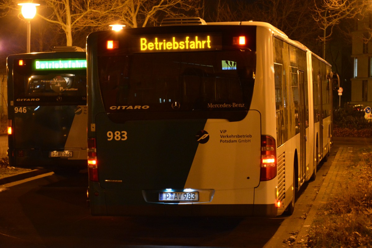 Zur  Bereitstellung  bereit. P-AV 946 und P-AV 983 am Potsdamer Hbf. Aufgenommen am 05.02.2014.