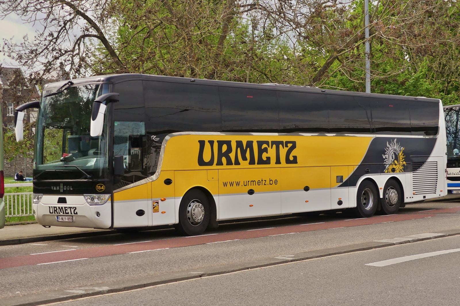 1-NLY-859, Van Hool TX 17, von Urmetz aus Belgien, gesehen in Maastricht. 04.2024