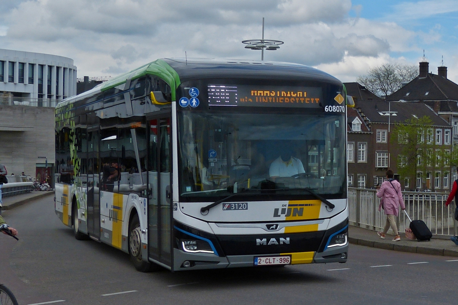 2-CLT-996, MAN Lion’s City von de Lijn aufgenommen in den Straßen von Maastricht. 05.2023