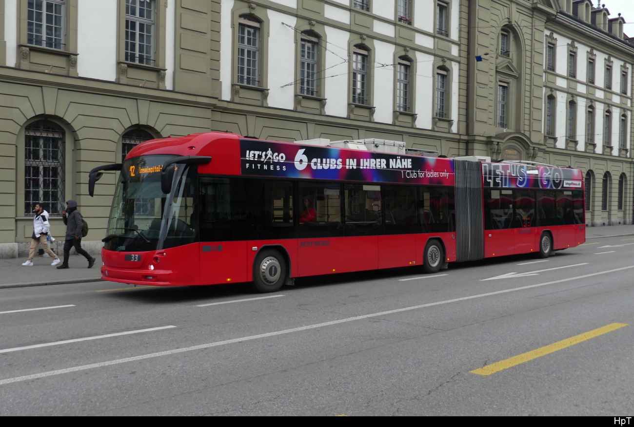 Bern Mobil - Hess Trolleybus Nr.33 unterwegs in der Stadt Bern am 06.11.2022