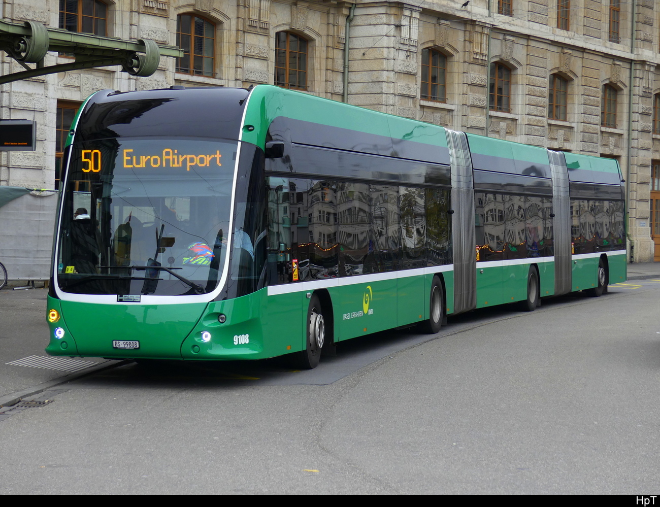 BVB - Hess E Bus Nr.9108 unterwegs auf der Linie 50 in Basel am 18.11.2023