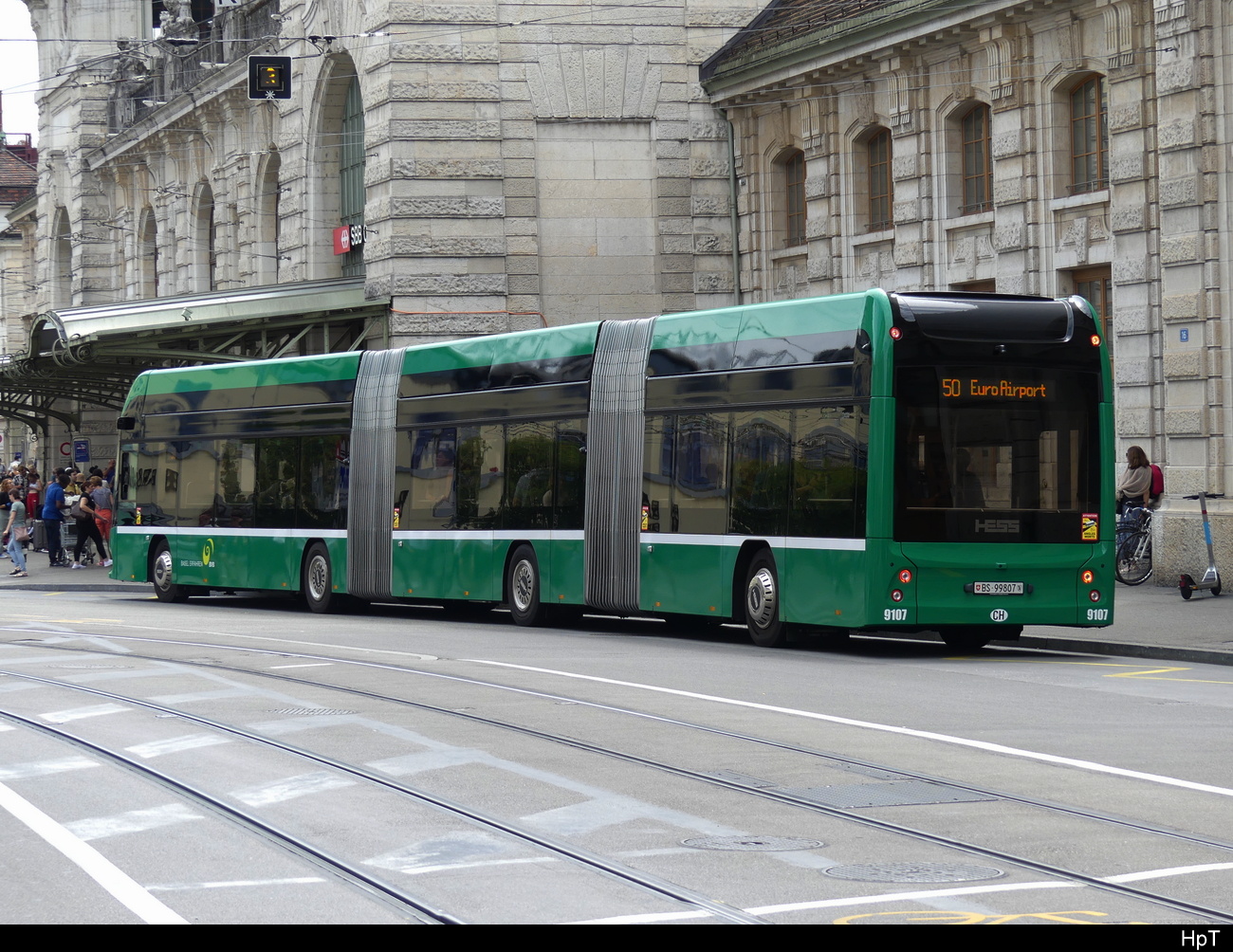 BVB - Hess-E Bus Nr.9107  BS  99807 unterwegs aus der Linie 50 in Basel am 17.07.2023