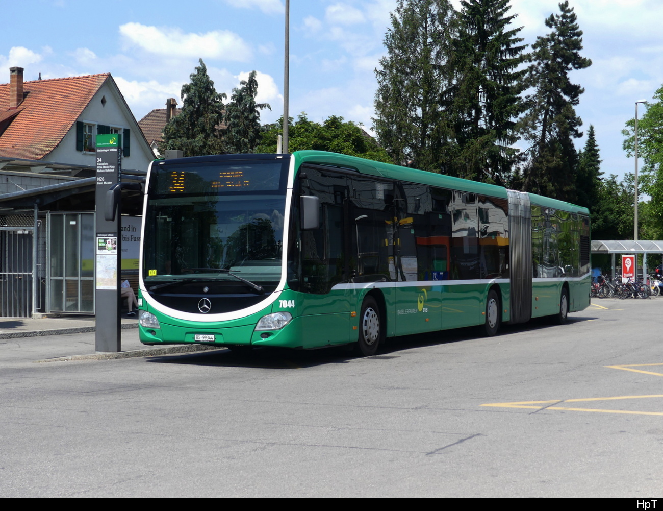 BVB - Mercedes Citaro Nr.7044 unterwegs in Bottmingen am 10.06.2023