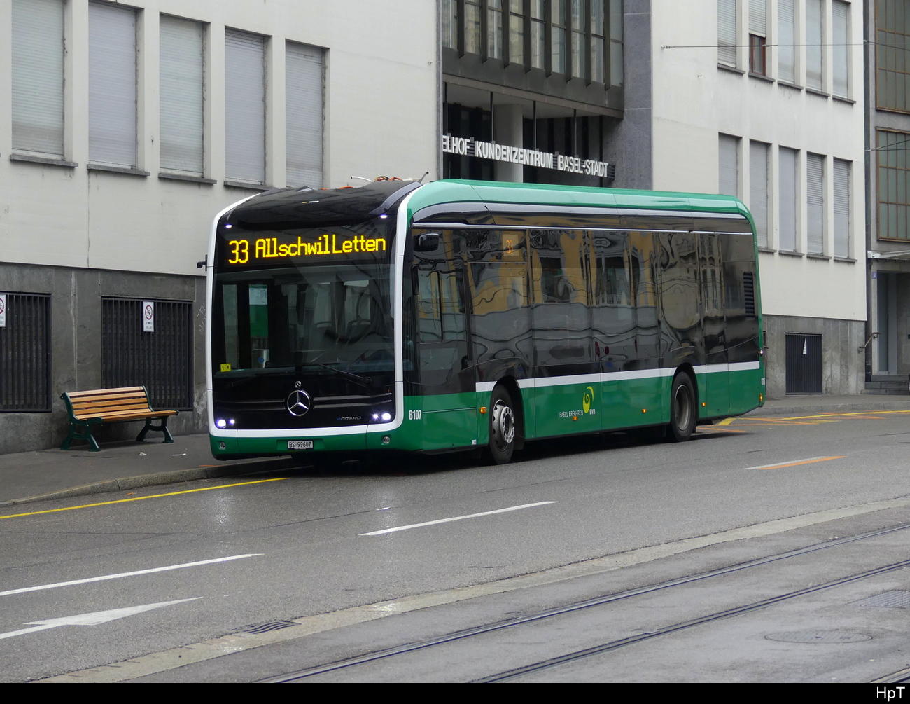 BVB - Mercedes e Citaro  Nr.8107 unterwegs auf der Linie 33 in Basel am 18.11.2023