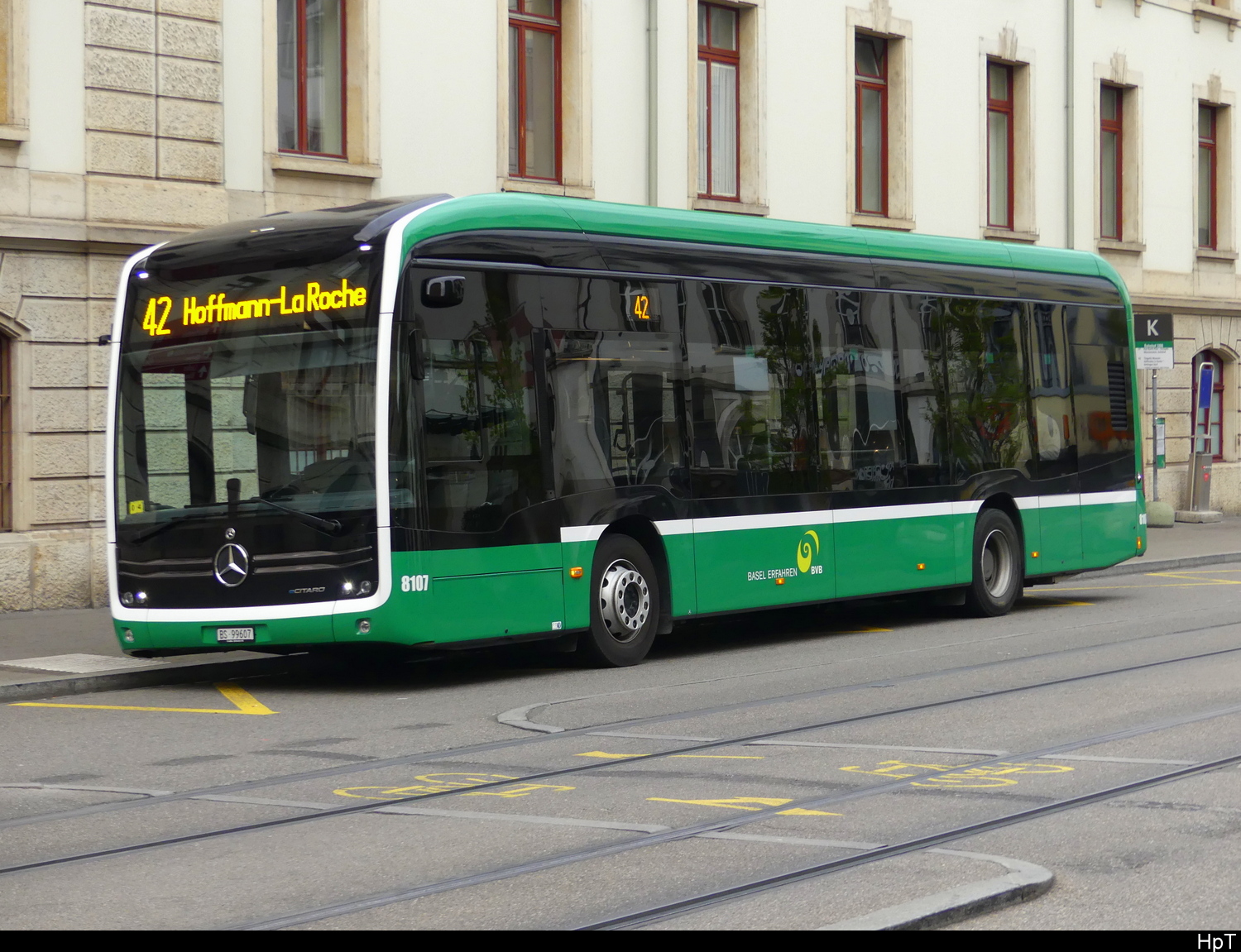 BVB - Mercedes e Citaro Nr.8107  BS 99607 unterwegs auf der Linie 42 in Basel am 10.04.2026