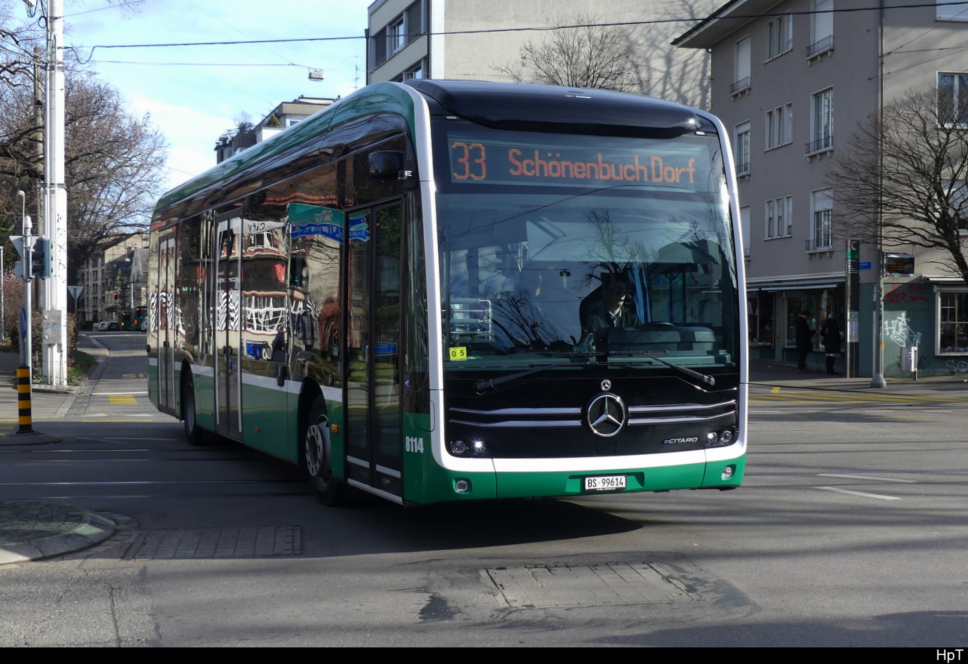 BVB - Mercedes eCitaro  Nr.8114  BS 99614 unterwegs in der Stadt Basel am 04.02.2024