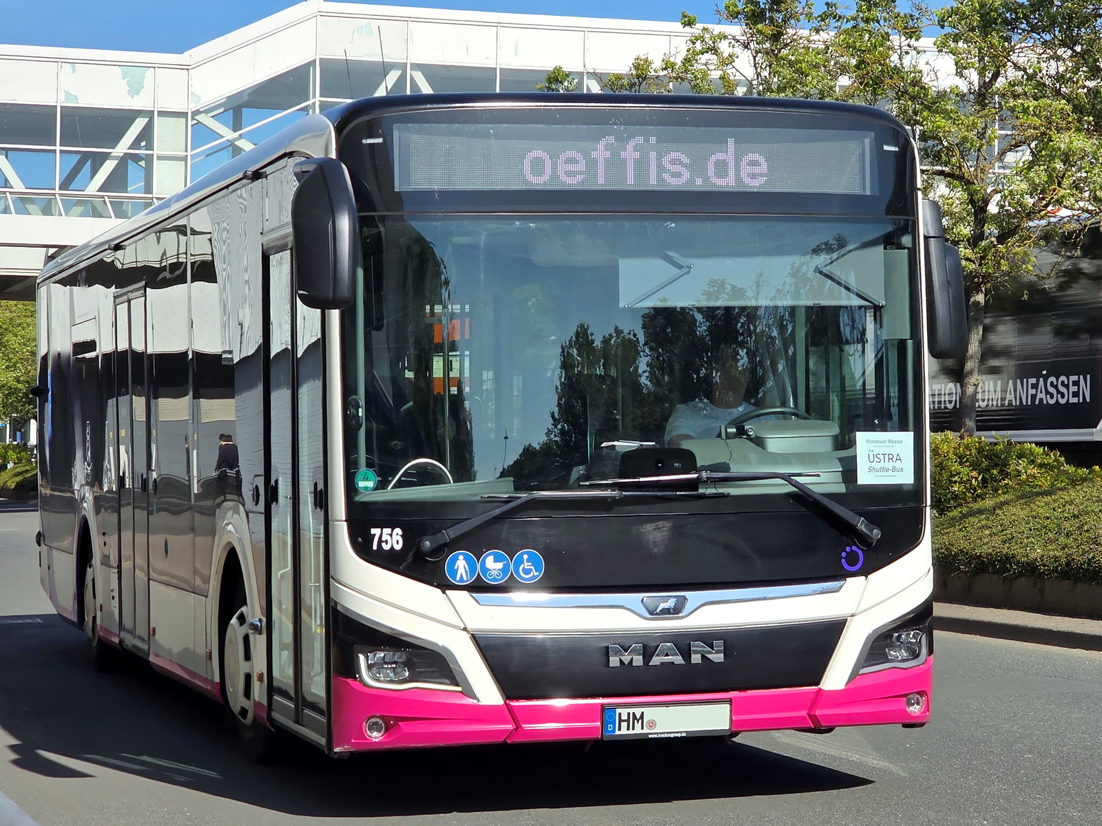 Dieser MAN Lions City war Ende April 2026 auf dem Messegelände in Hannover unterwegs.