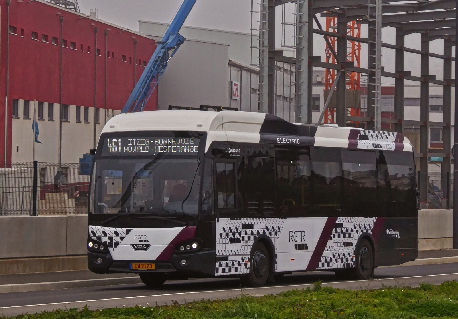 EW 2123, VDL Citea von Emile Weber, gesehen in der Stadt Luxemburg. 10.2022