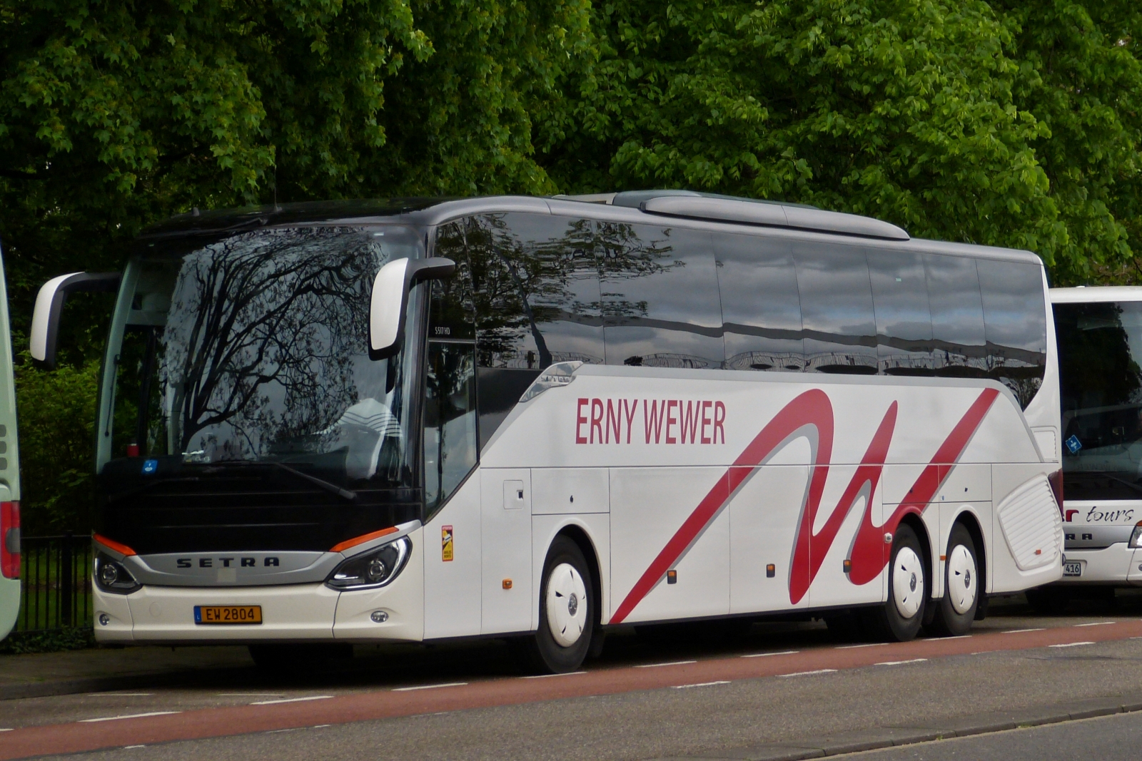 EW 2804, Setra 517 HD  von Erny Wewer, aufgenommen in Maastricht. 05.2023