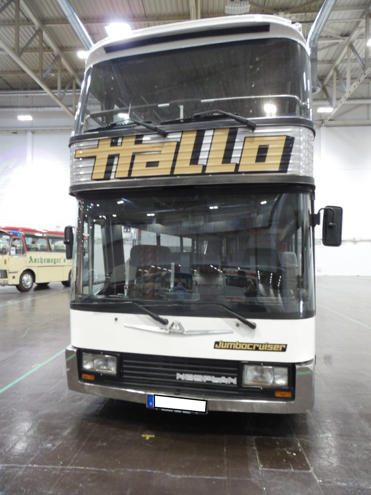 Frontansicht eines Auwärter Neoplan Jumbo-Cruiser N138/4 aus dem Jahr 1976. Retro-Classics Essen am 09.04.2026.