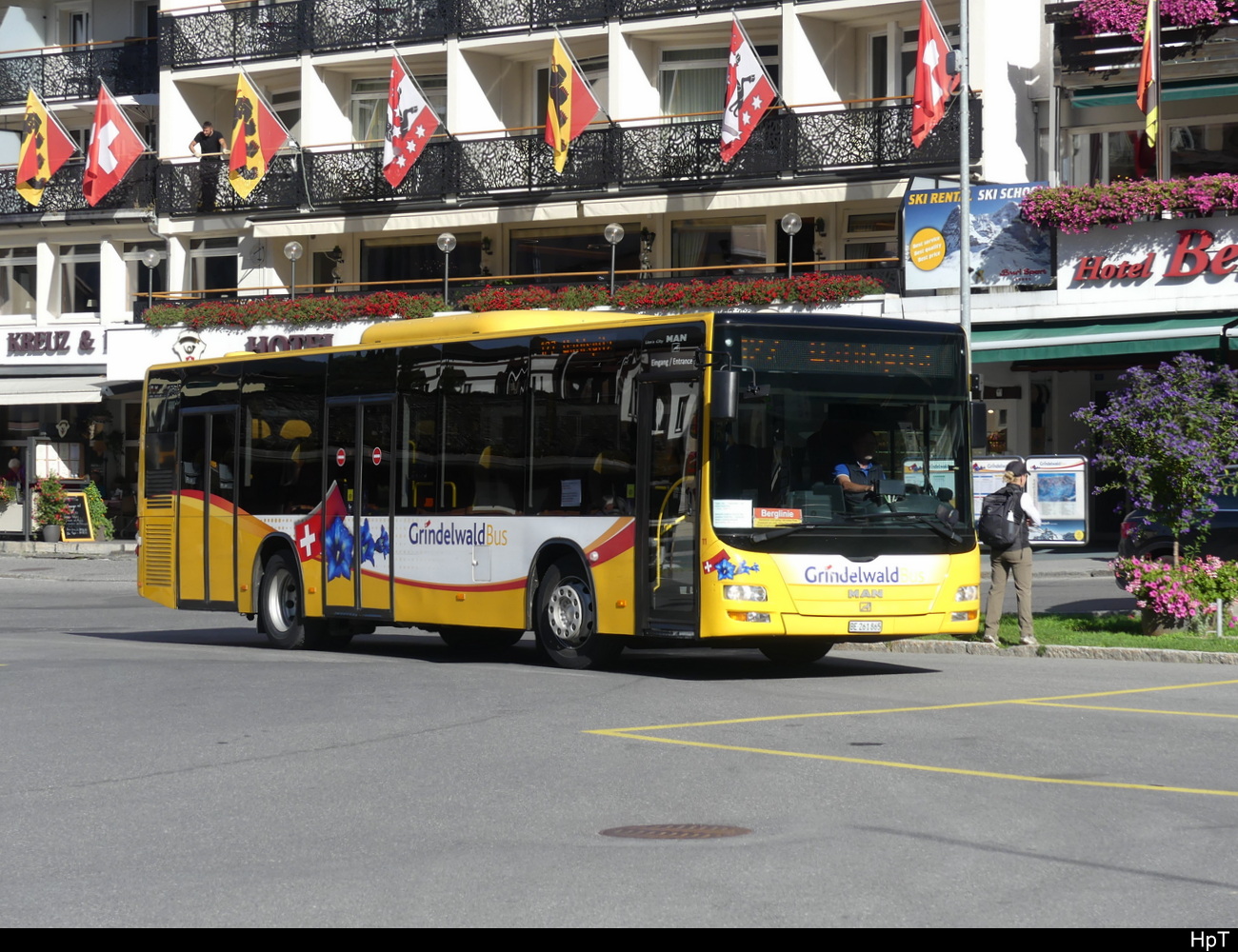 Grindelwald Bus - MAN Lion`s City  BE 261865 bei Busbahnhof neben dem WAB/ BOB Bahnhof in Grindelwald am 28.09.2023