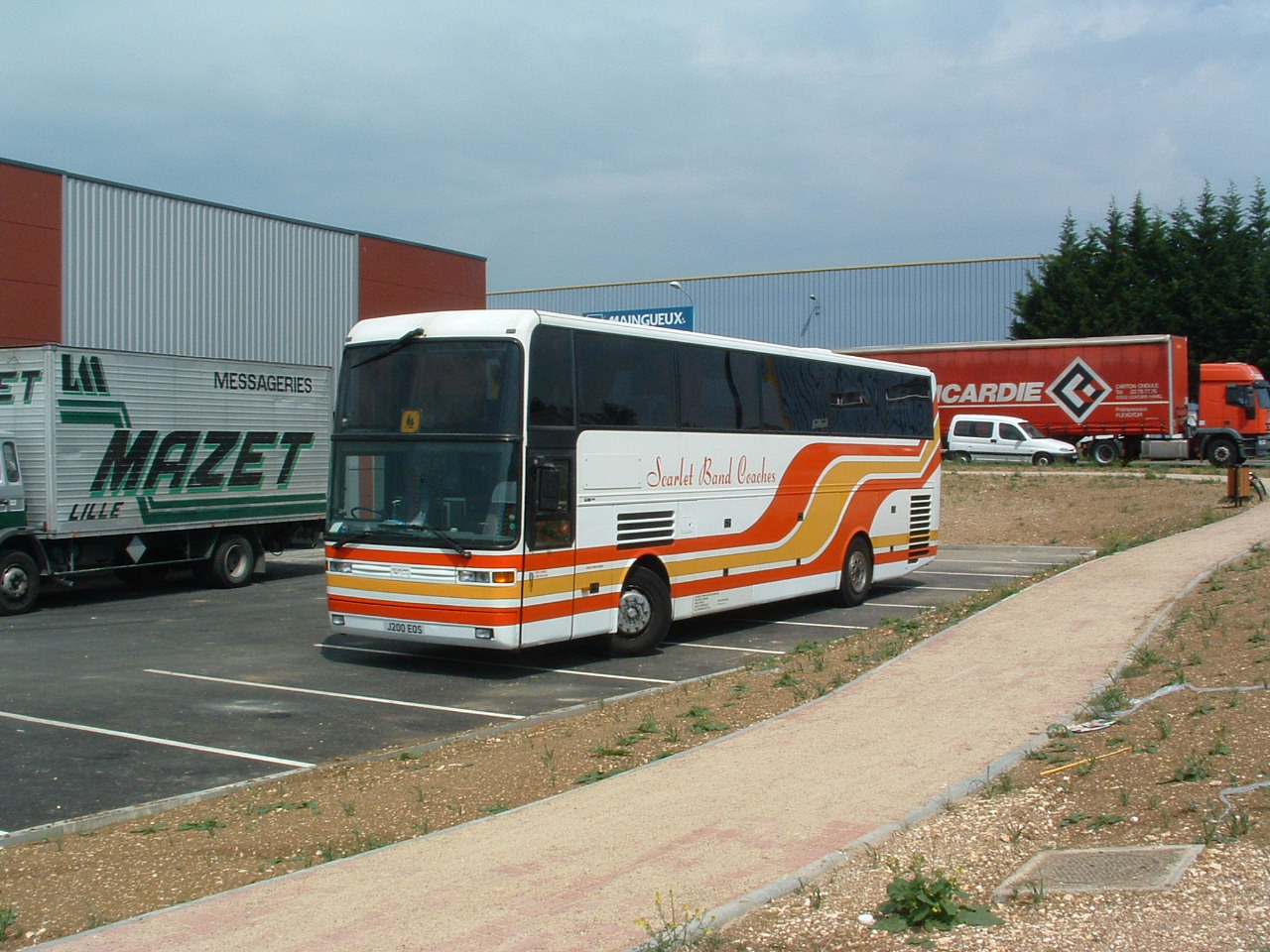 J200 EOS
1992 EOS Manufacturing Company (EOS) 200
EOS C53Ft
New to Scarlet Band Coaches, West Cornforth, County Durham, UK.  First EOS200 in the UK.
Photographed in Montdidier, Picardie, France, 28th June 2005.
