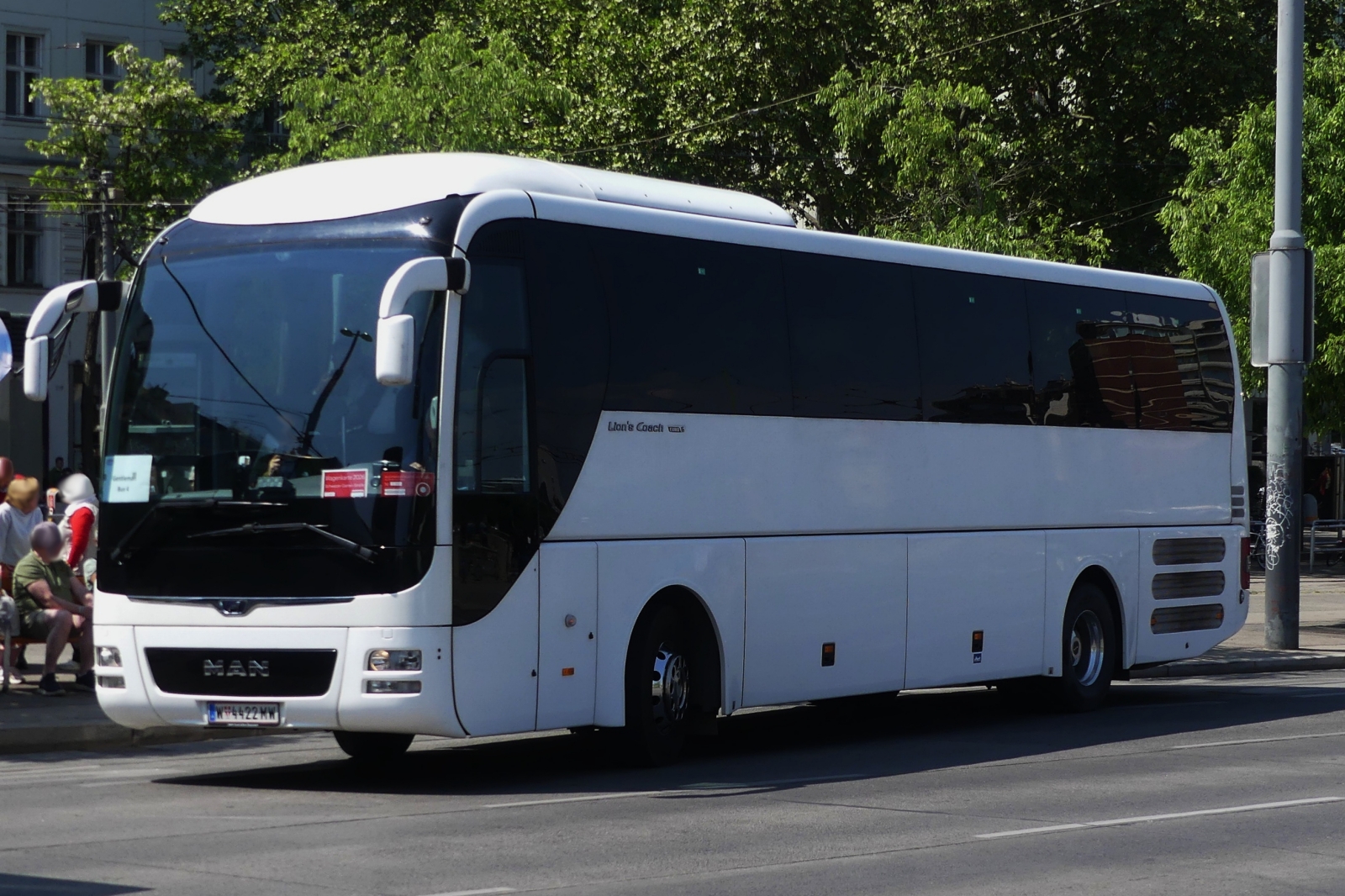 M 4422MW, MAN Lions Coach, aufgenommen in Wien. 09.05.2026