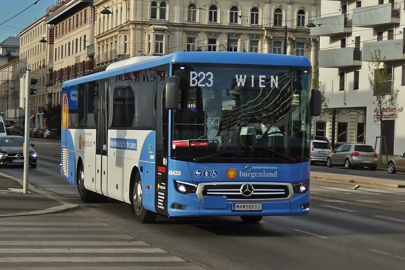 MA 988DJ, Mercedes Benz Intouro, vom Verkehrsbetriebe Burgenland, unterwegs in Wien. 05.05.2026