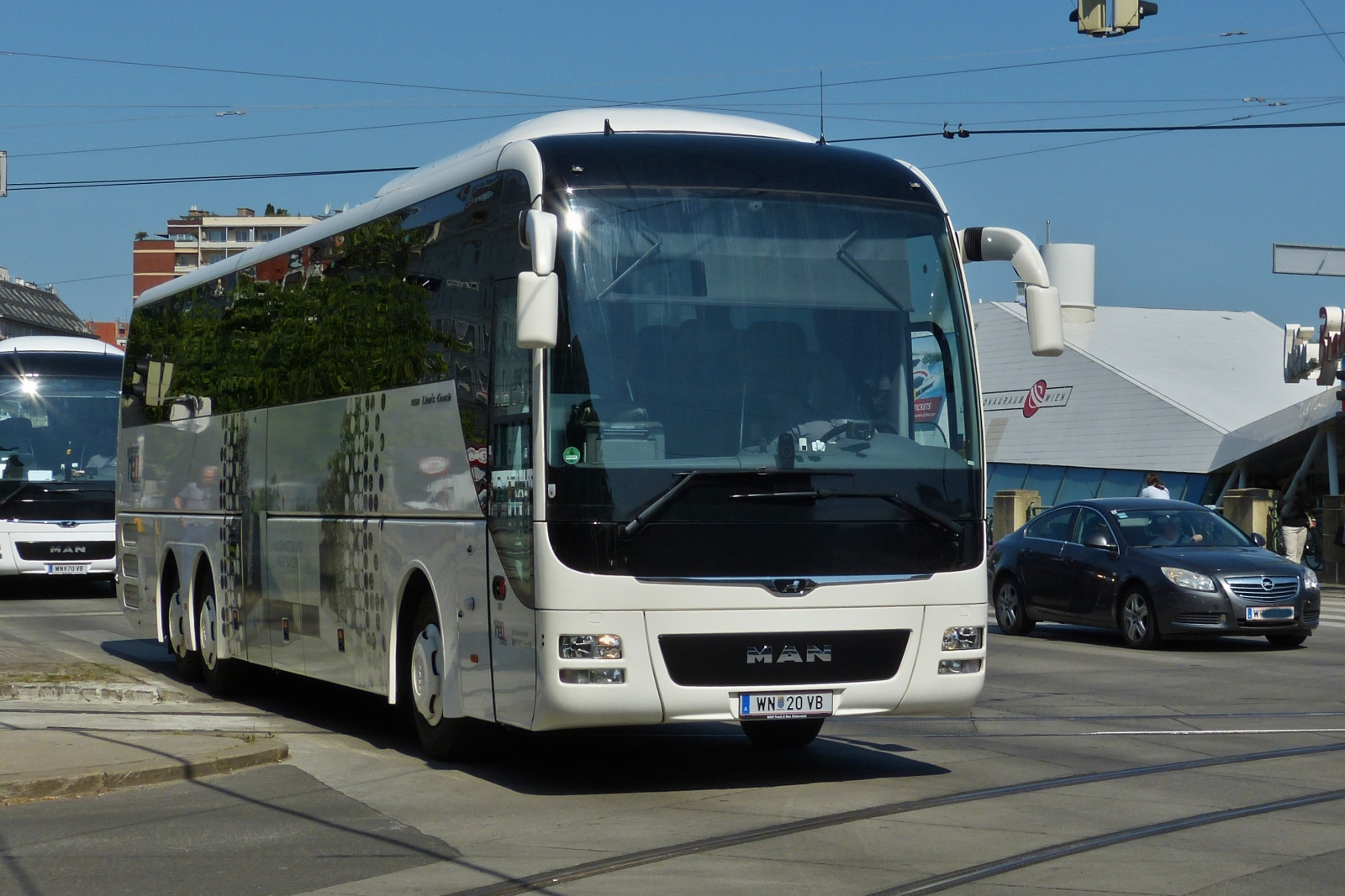 MAN Lion’s Coach, gesehen in den Straen von Wien. 06.2023