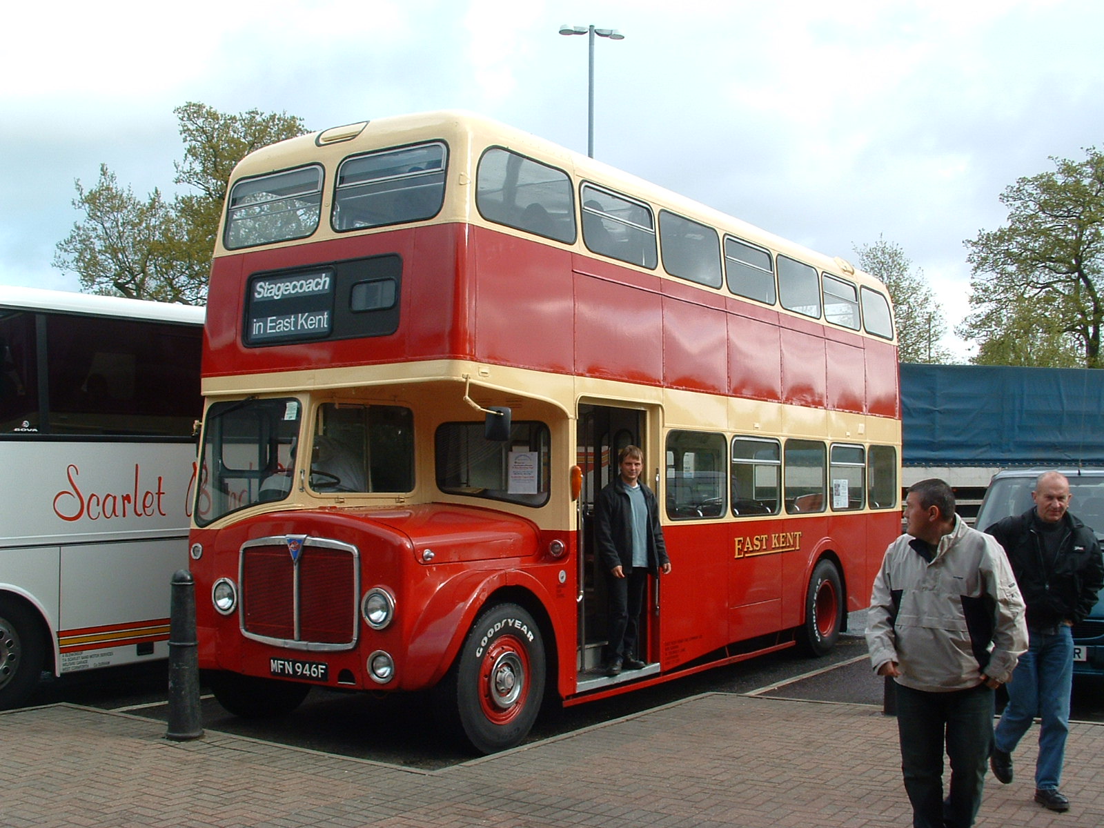 MFN 946F
1967 AEC Regent V
Park Royal H40/32F
New to East Kent Road Car Company, in whose livery it is seen here.
When photographed at Clackett Lane Motorway Services, on the M25 in Kent, it was part of Stagecoaches' Heritage Fleet,  and, I believe, has since been sold by Stagecoach.


27/04/2003