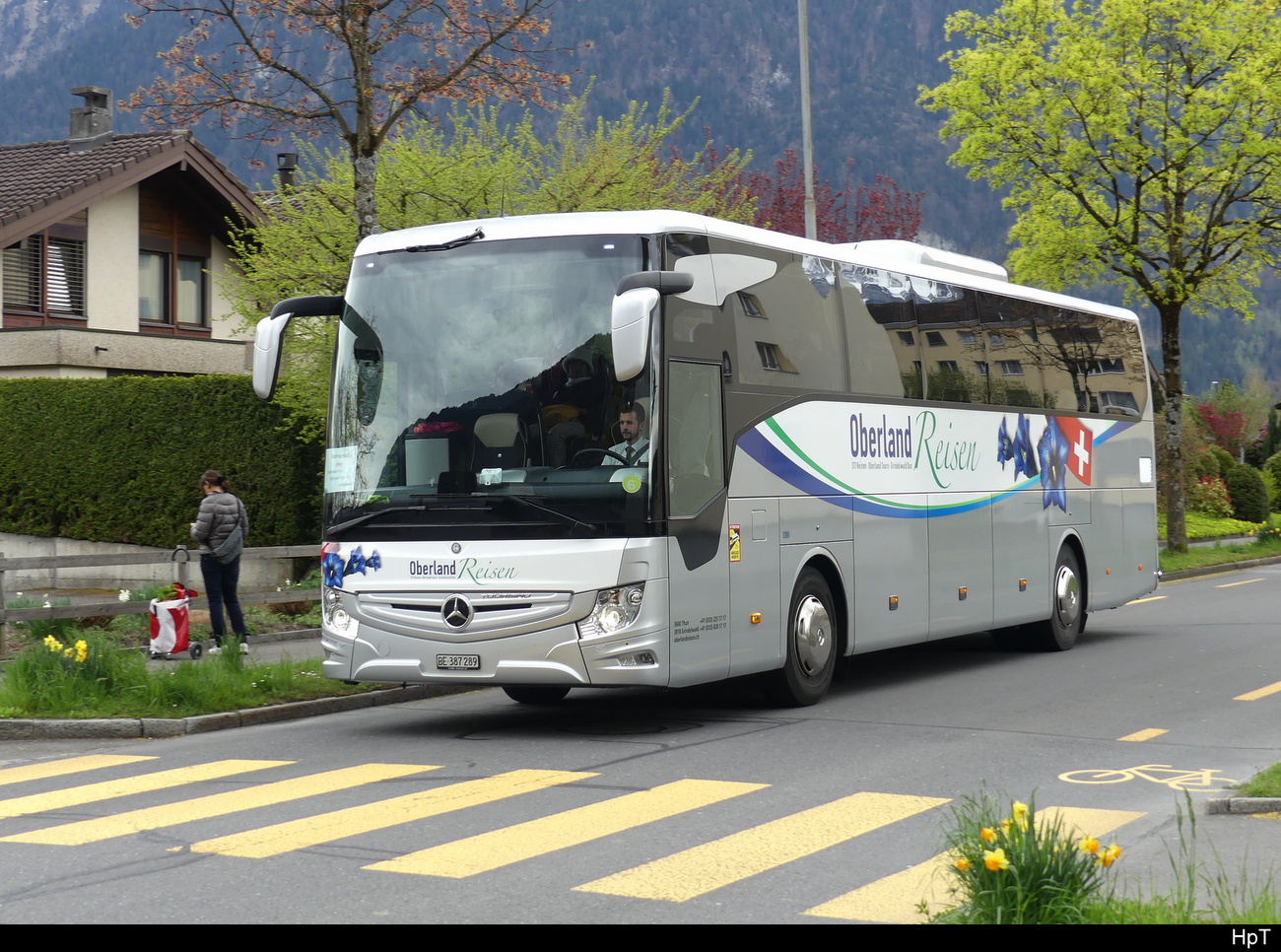 Oberland Reisen - Mercedes Tourismo BE 387289 in Interlaken als Bahnersatz für die BOB auf den Linien Interlaken - Grindelwald / Interlaken - Lauterbrunnen am 22.04.2023