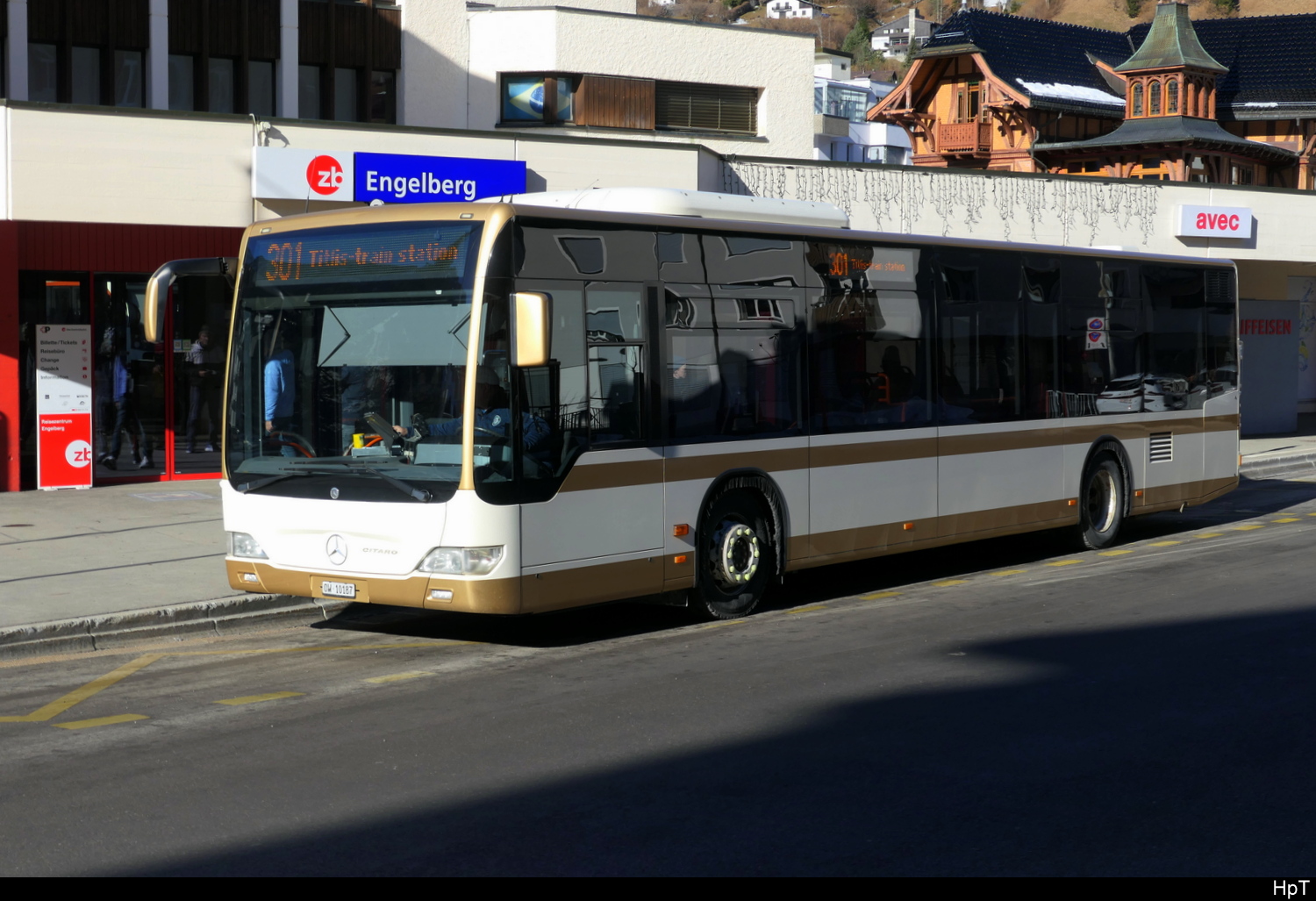 Ortsbus Engelberg - Mercedes Citaro  OW  10187 vor dem Bahnhof in Engelberg am 08.02.2026