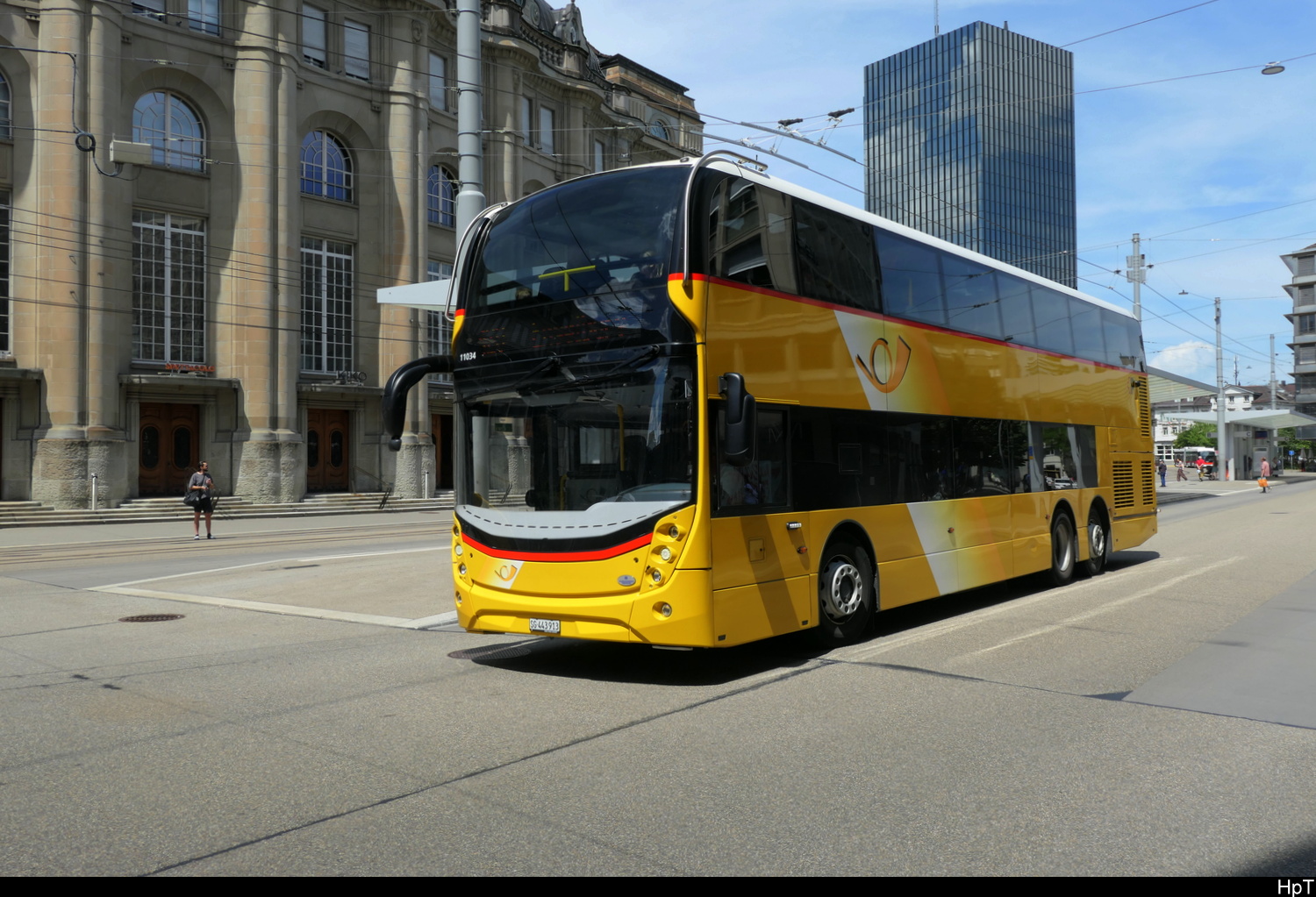 Postauto - Doppelstock Alexander Dennis  SG 443913 unterwegs in St. Gallen am 03.07.2026