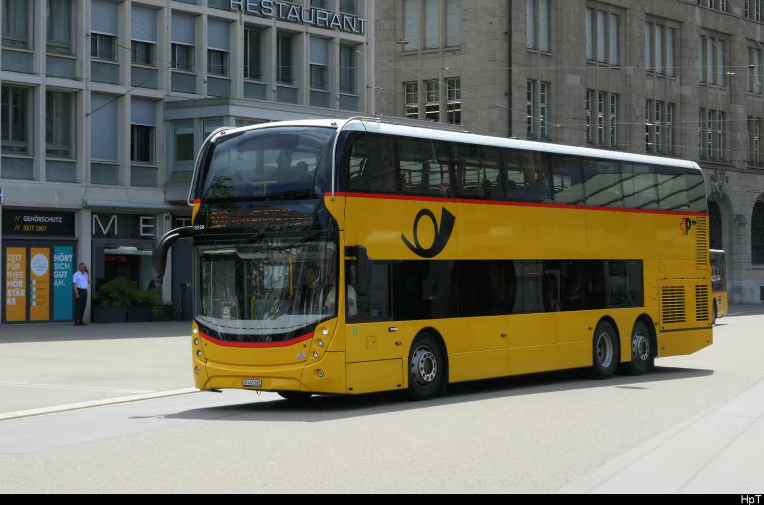 Postauto - Doppelstock Alexander Dennis  SG 445305 unterwegs in St. Gallen am 03.07.2026