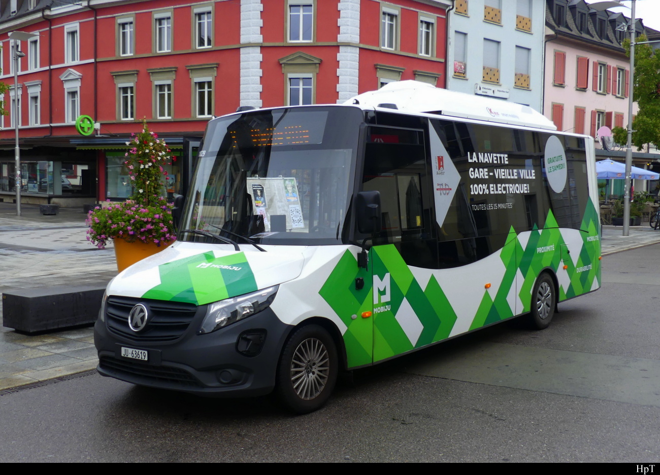 Postauto - K-Bus / Elektrobus  JU  63619 in Delémont am 29.09.2022