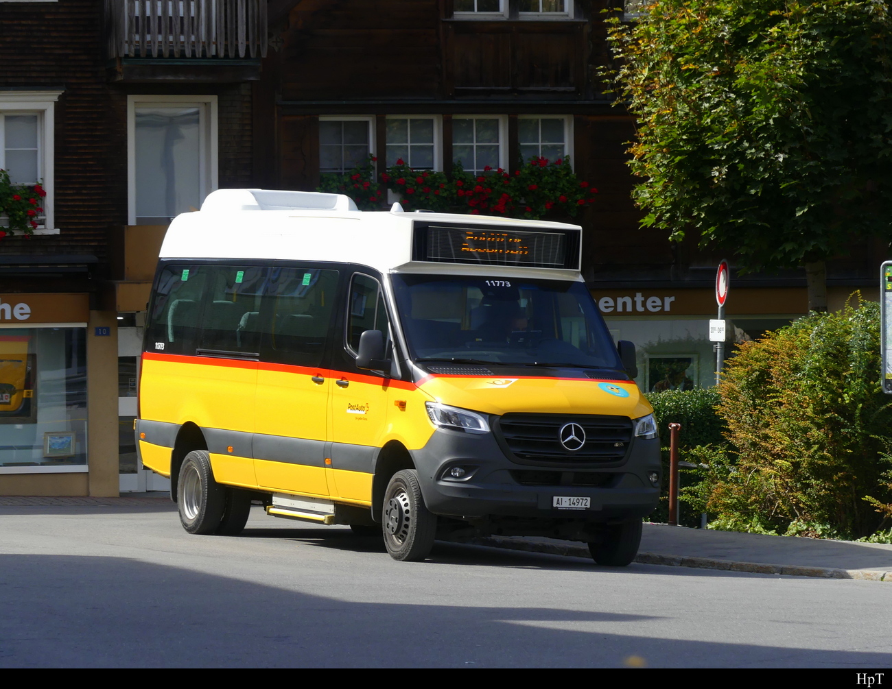 Postauto - Mercedes Sprinter  AI  14972 in Appenzell am Warten am 23.09.2022