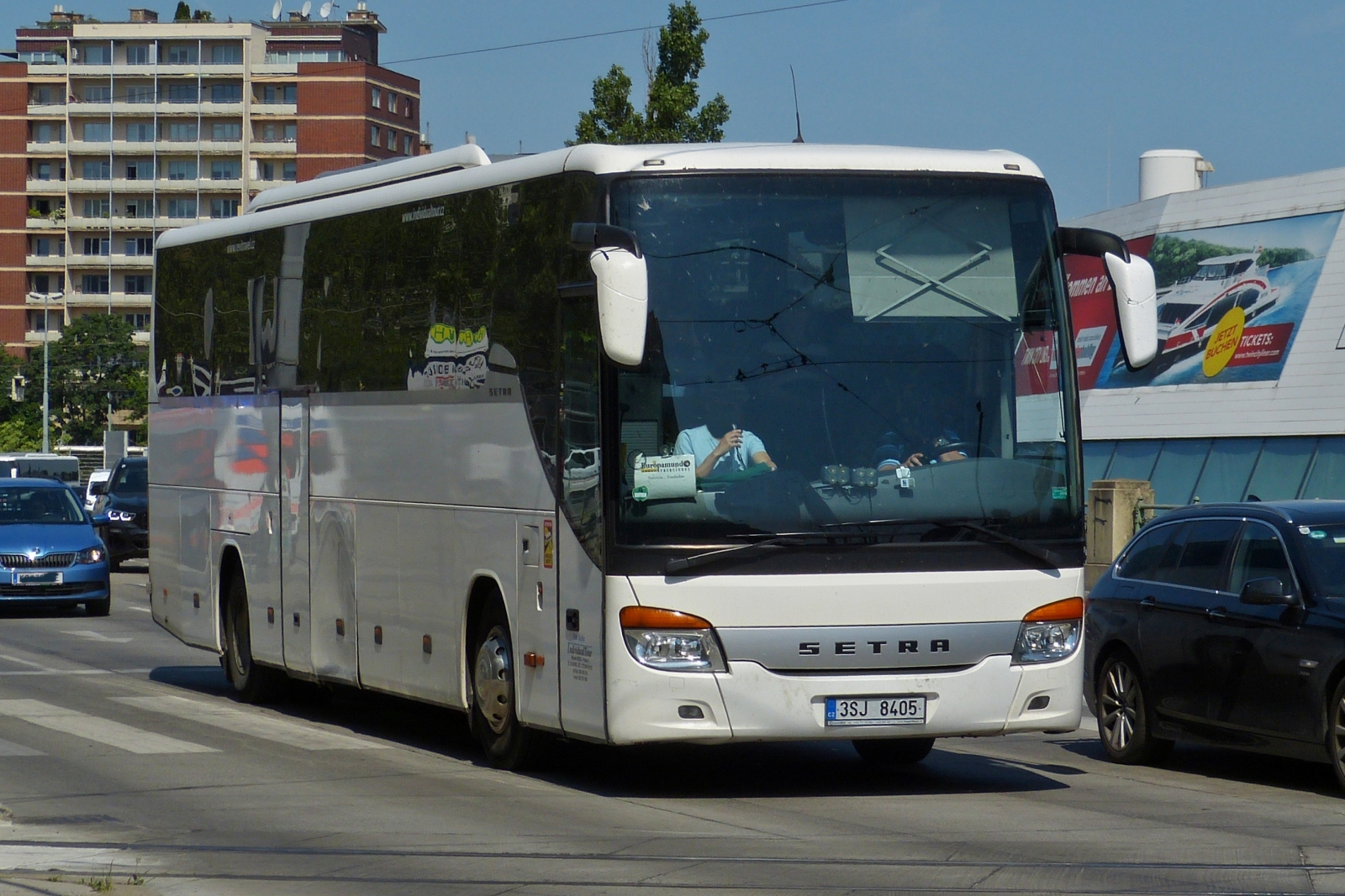 Setra S 415 GT-HD, unterwegs in den Straen von Wien. 06.2023