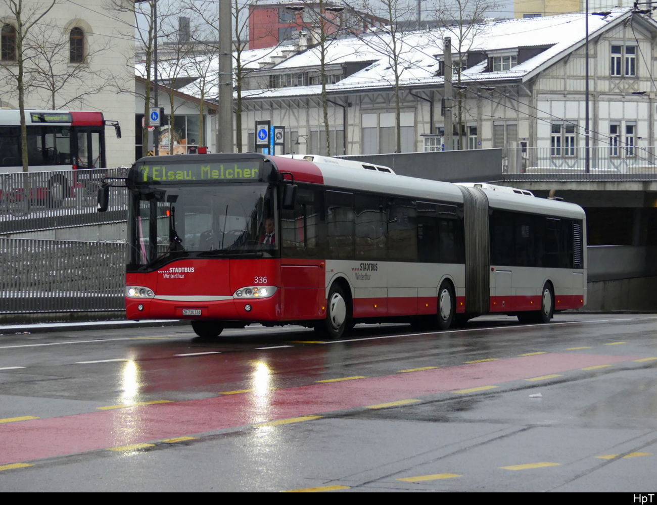Stadtbus Winterthur - Solaris Urbino Nr.336 ZH 730336 unterwegs bei leichtem Schneefall in Winterthur am 2023.01.22