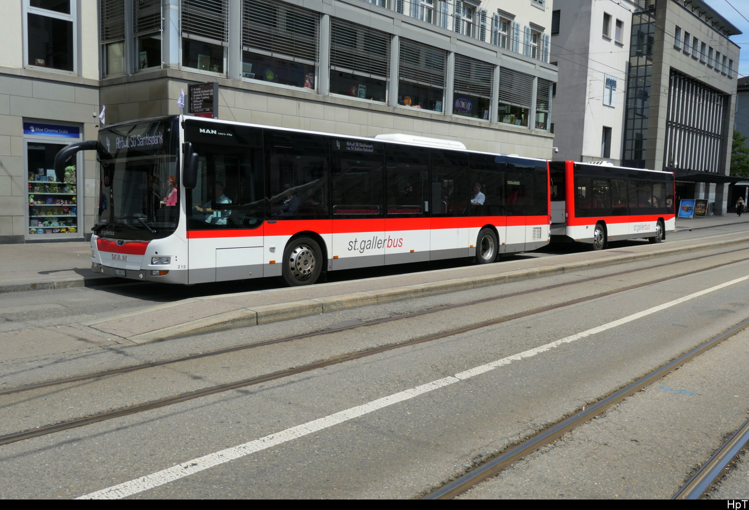 st.gallerbus - MAN Lion`s City  Nr.215 mit Anh�nger unterwegs auf der Linie 4 in der Stadt St. Gallen am 03.07.20206