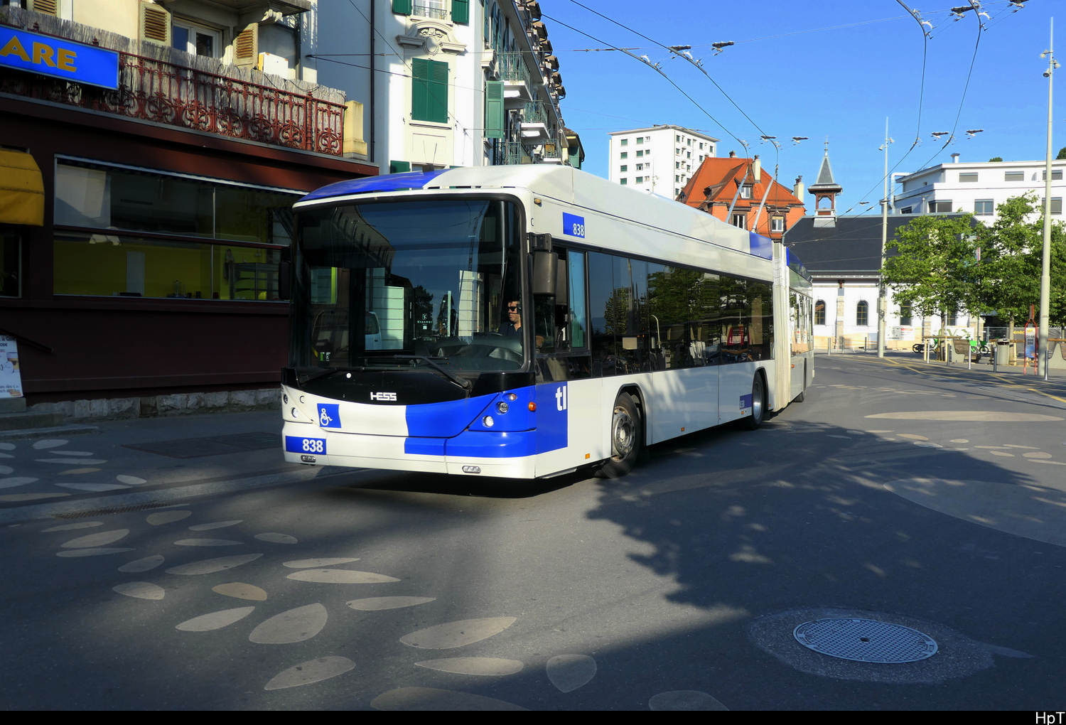 tl - Hess Trolleybus  Nr.838 unterwegs beim Bhf. Renens am 21.06.2026