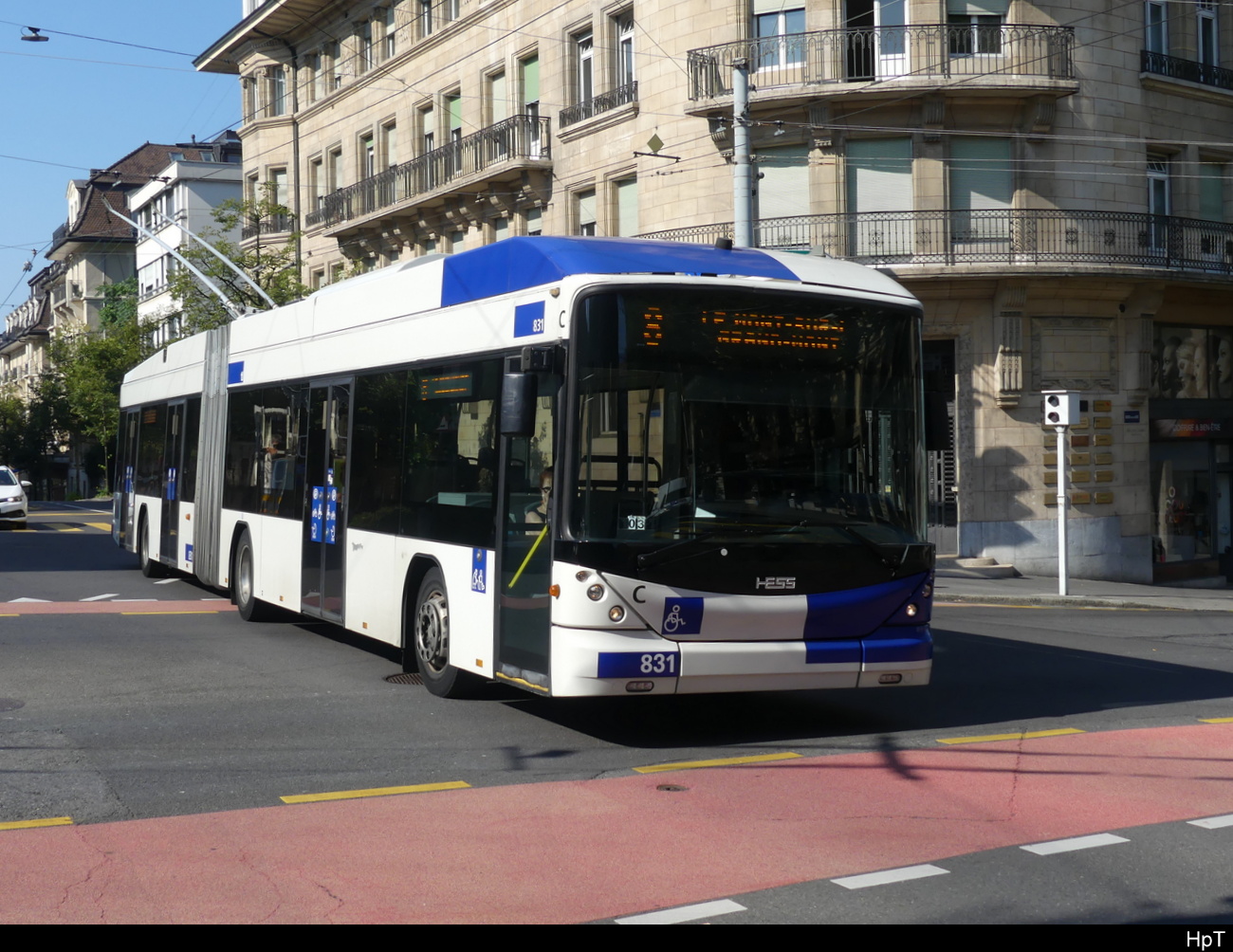 TL Lausanne - Hess Trolleybus Nr.831 unterwegs auf der Linie 8 in der Stadt Lausanne am 26.07.2024