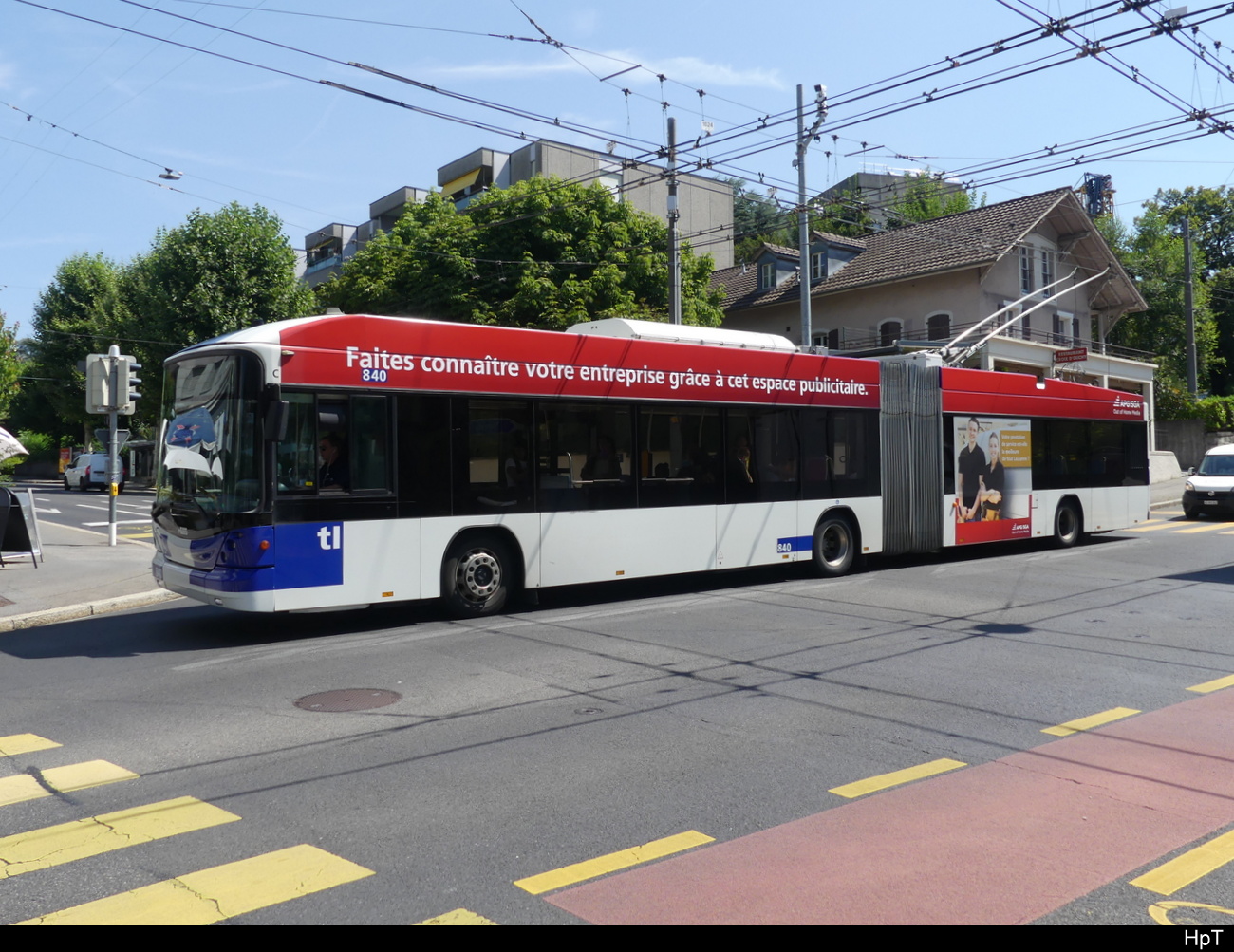 TL Lausanne - Hess Trolleybus Nr.840 unterwegs in der Stadt Lausanne am 26.07.2024